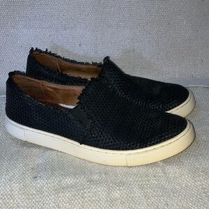 Frye women’s size 8 Black Textured Slip-On Loafers
